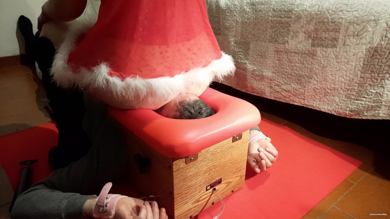 goddess82: Face Sitting &amp; Merry Christmas! 