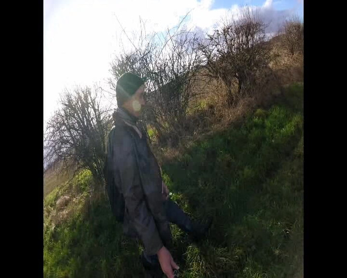 Andy: 服を着て外出