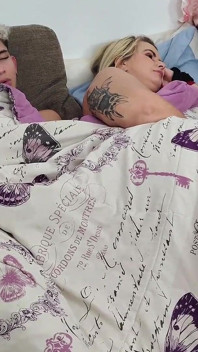 Une belle-mère remplace sa demi-sœur en tant qu’amante pour tomber enceinte par son mari