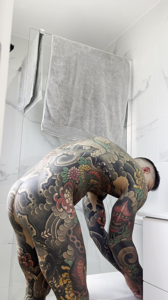 Juan Lucho Gay: Guy Masturbates in the Car