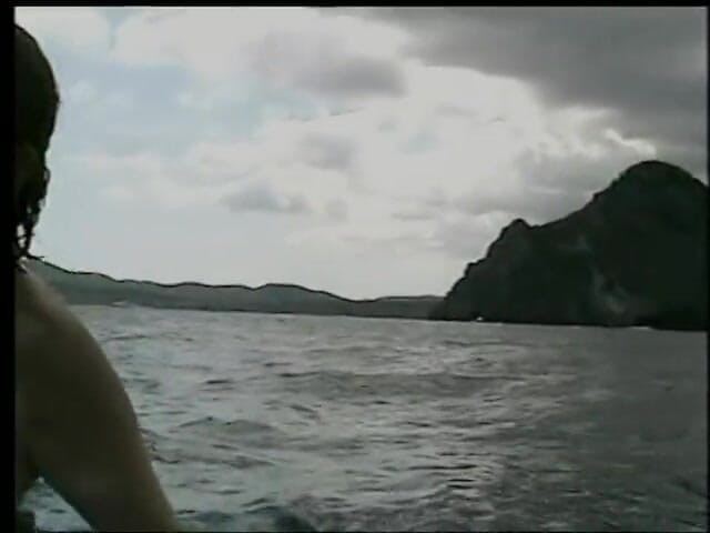 POV Orgasms: Pasangan merekam di pantai