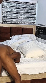 Luptă cu hoțul negru acasă atât de sexy
