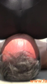 Leggings Facesitting on Loggia