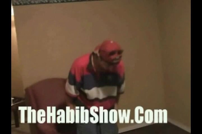 The Habib Show: Tupac si scopa delle fiche bianche nella lavanderia