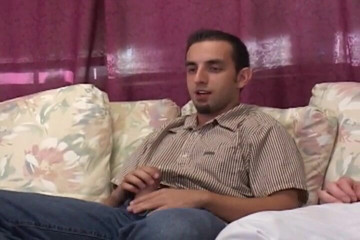 First threesome: Блондинка Leah Luv обожает открываться для двух членов, чтобы тыкать ей