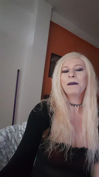 Darcy trans: Řekni Helloooo ...