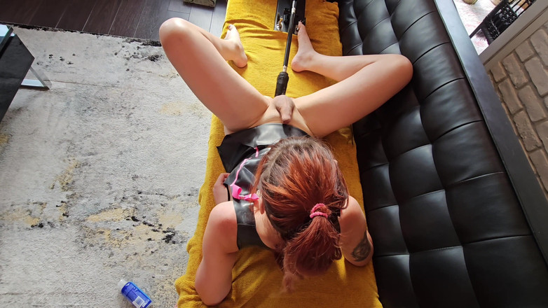 Emmy Angeles: Trans di fuckmachine untuk tetangganya