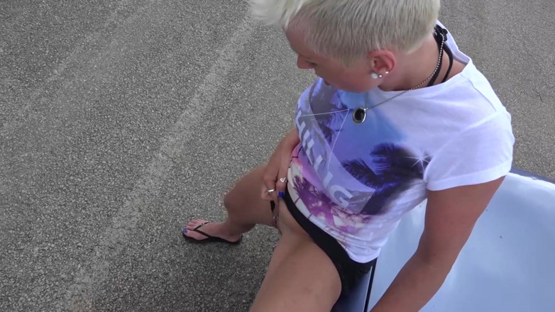 Nikky Thorne's Teen Club: Short hair blonde babe enjoys pissing outdoors