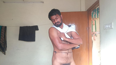 KUMBHA MANOJ KUMAR: Світова порнозірка дезі