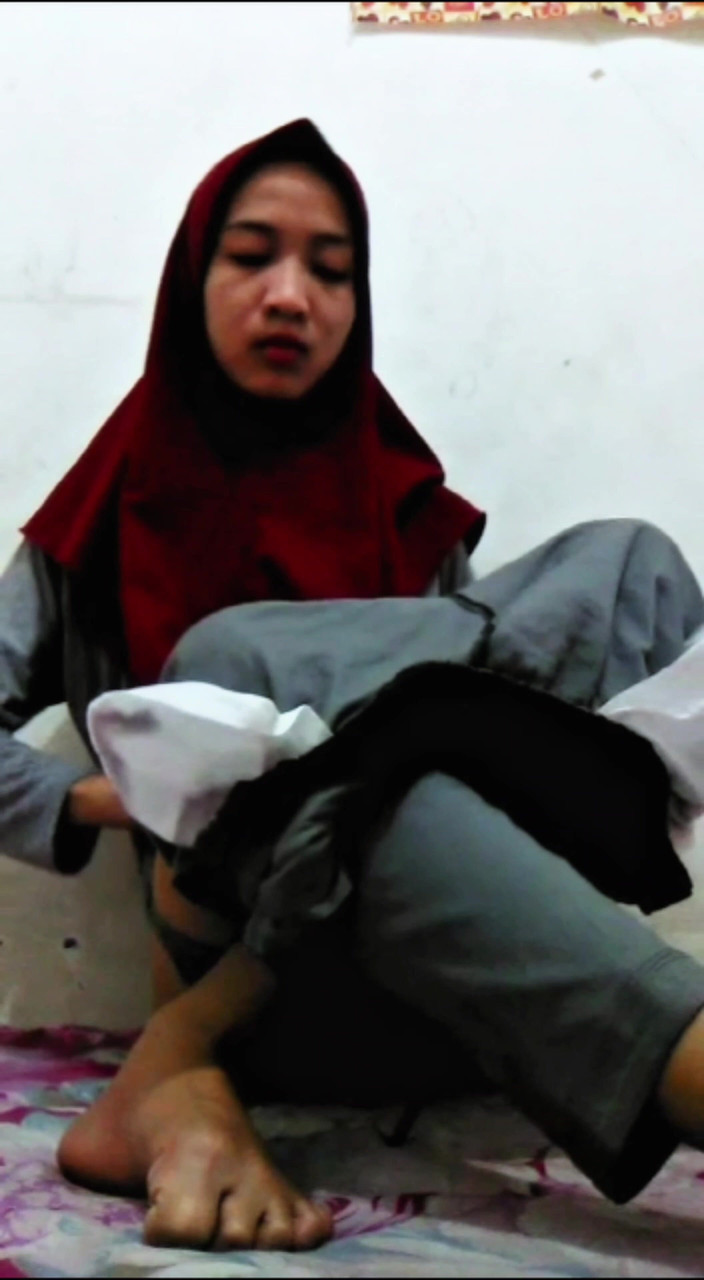Jilbab69: No extraño nunca ser follada por mi novio, así que...