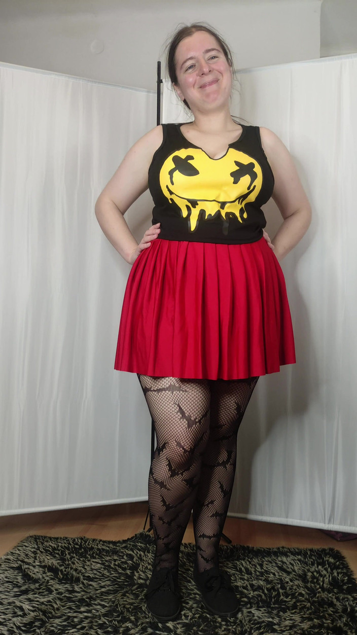 Lena Rose: [4k] Pantyhose bercorak dan skirt mini merah cuba