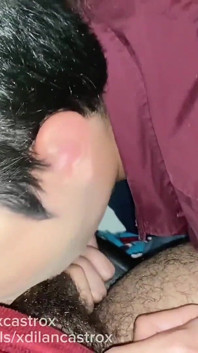 Público cruzando hetero cara fode jovem bunda gay em pêlo e goza dentro em público corredor creampie