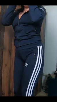 Milfycalla- Masturbating and Dancing While Wearing Sorts Wear 209i Feel Like Relaxing Today. I Want to Dance for You.