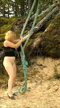 Zabawna plaża - nagie wybrzeże
