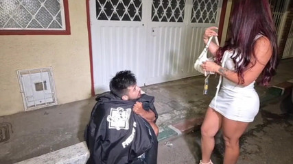 Fred_Nunexx: Alejandra Palacios seks tutkunları için bir sokak sakini avlıyor