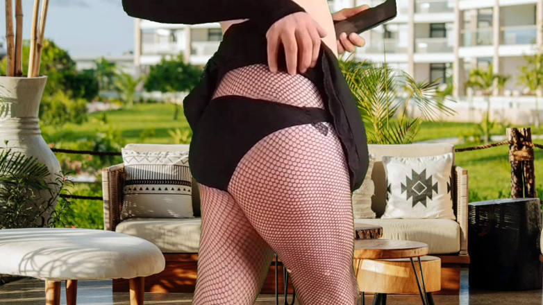 Kitty_Cross: 333 gotischer blonder hintern bombe knackarsch glatt und lecker