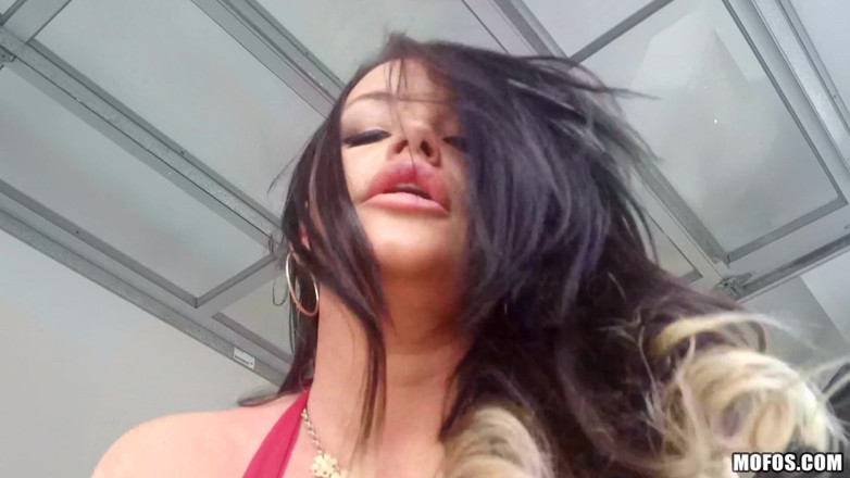 MOFOS: Mofos - Big Tit Brunette Rachele Richey i Gavin Get Niegrzeczny...