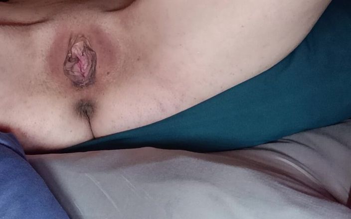 Haybabe84: Haybabe își dă drumul în dormitor