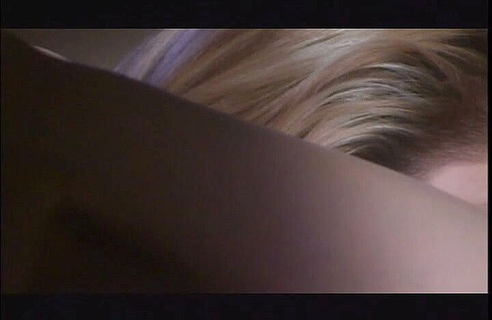 Perfect Porno: Dvě sexy blonďaté modelky se sexy štíhlým tělem si navzájem lízají...