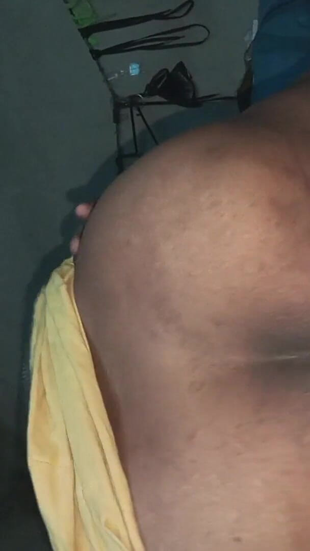 payGirl: Moje druhé video: Teta šukala nevlastního strýce
