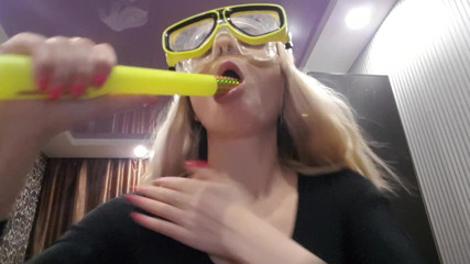 LarisaCum: Mask and snorkel! I suck deep
