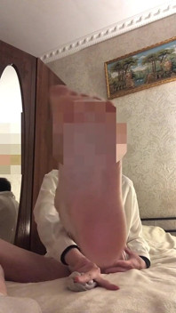 Young Twink Shows His Feet and Jerks off