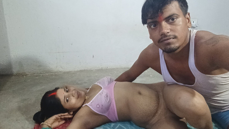 Rinki559: Indische Bhabhi gemaakt en hem veel geneukt en koemeisje positie...