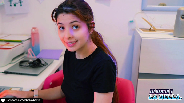 Labestiaylabella: 18letá sousedka!! Přichází do mého pokoje, aby jí tvrdě ošukal...