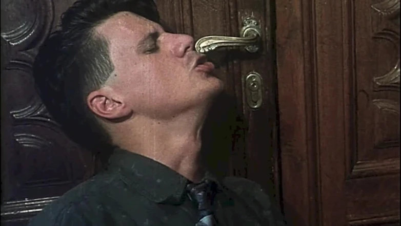 Inthe MILF room: ホットエレガントなイタリア人熟女ダブル挿入2人の男性