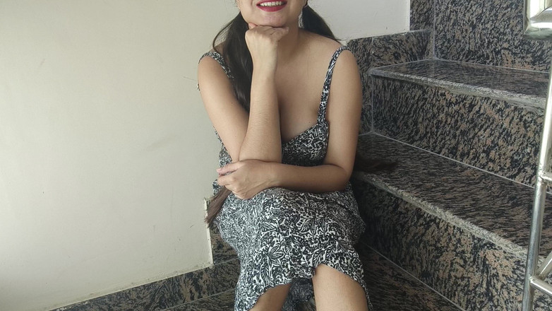 Saarabhabhi6: XXX 印度继父和继女 XXX 印地语 XXX