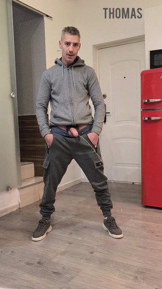 Dexterxxlfun: Beberapa bebas tangan dari thomas dengan kencing.