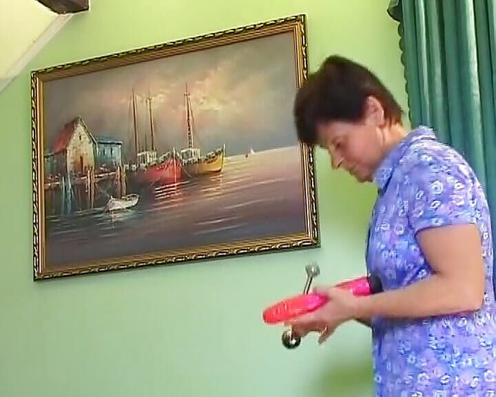 Porno kino: ドイツのおばあちゃんは何よりもデカチンが大好き