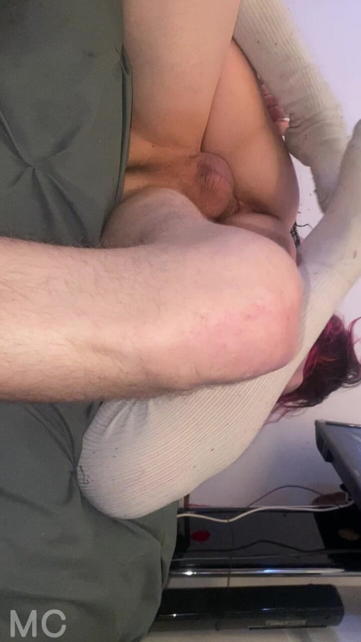 Melody Creme: Minik melody creme bağlı ve boşalıyor