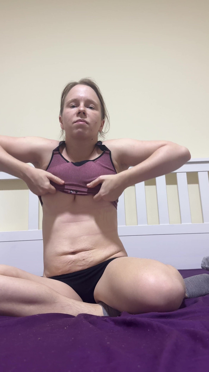 SweetLucy96: Fingered to Orgasm