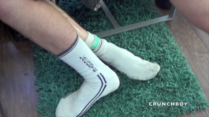 Sneaker gay: Tim fucked by a skater boy dominant