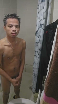 Pinoy Twink Wird Hart Unter Der Dusche