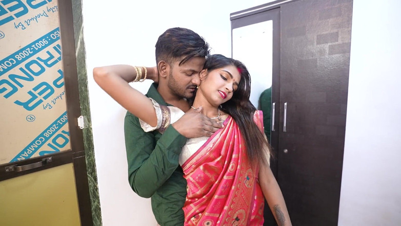 SEXYBHABHIX: インドのデシポルノスター、サンジャナ、ブラックボルヒンディー語音声で新しいバイラルセックス