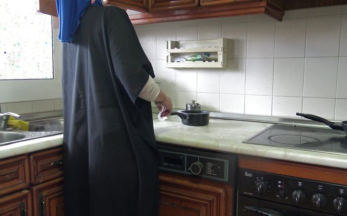 Souzan Halabi: Minha madrasta turca é a maior prostituta da Alemanha