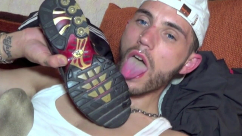 STRAIGHT BOY CURIOUS: Straight boy curious fucked a bad boy dominant
