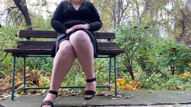 Elena: Como escrever quando há muitas pessoas no parque de calcinha?