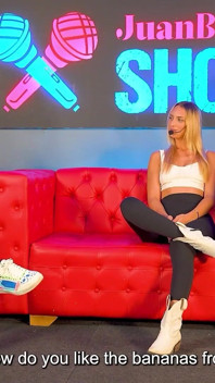 Argetina Babydoll Medellín'deki Bir Gece Kulübünde Cofla'nın Büyük Yarağına Biniyor