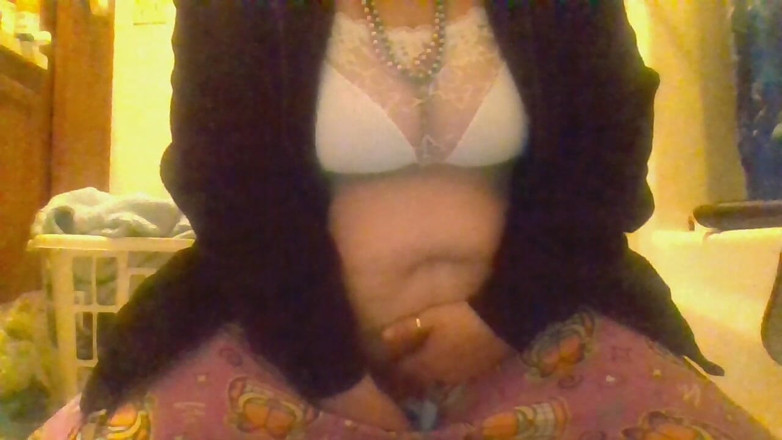 krazykristin: Esce dalla shell vibrando ballando grande culo sexy gigante
