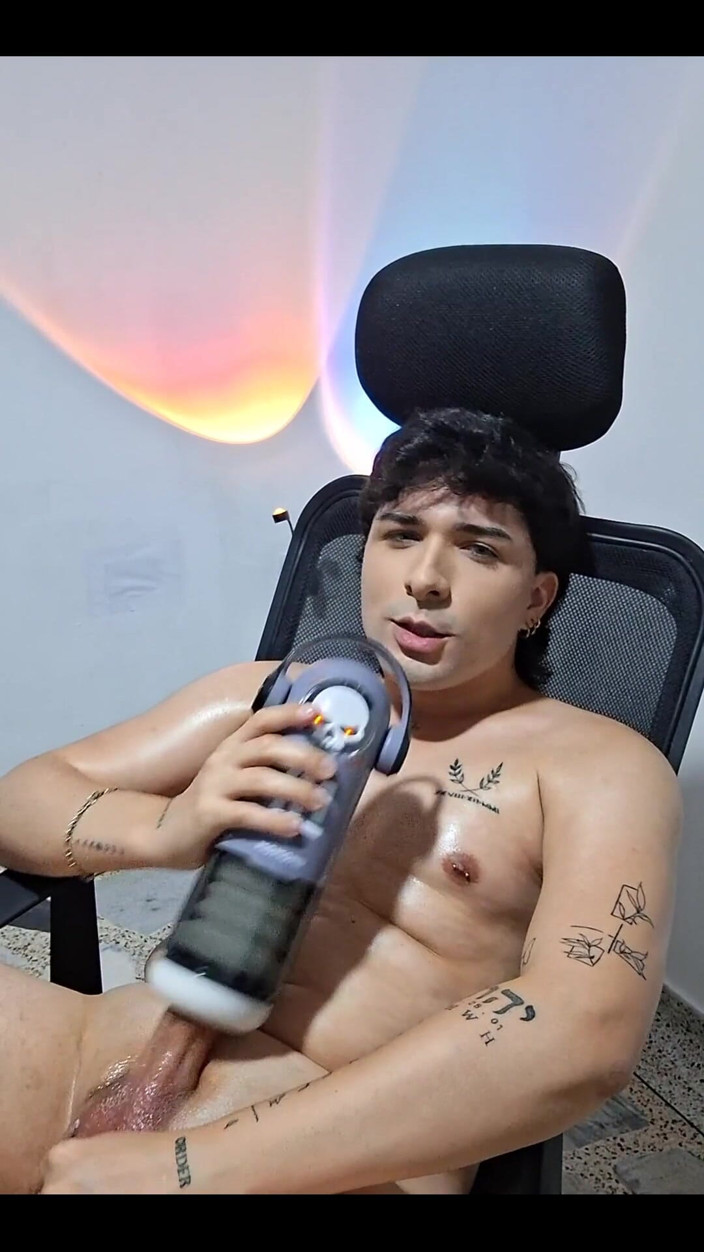 Diego_latinboy: Ich teste mein neues spielzeug