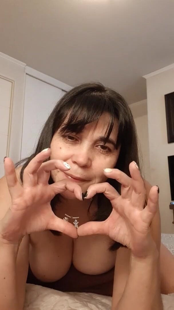 Mommy big hairy pussy: Nackte stiefmutter beim kissenficken