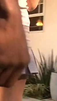 白い十代吸うaモンスター黒コック大きすぎるため彼女の口