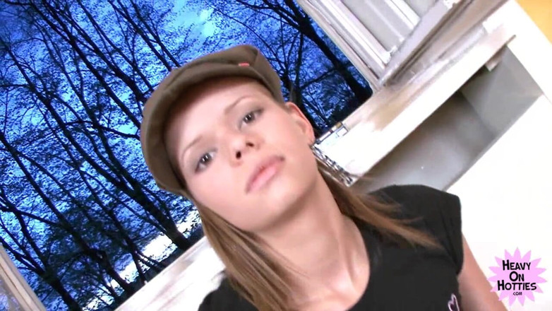 Heavy on Hotties: Tall &amp; skinny teen smokes a cigarette (背が高くて痩せたティーンがタバコを吸う)