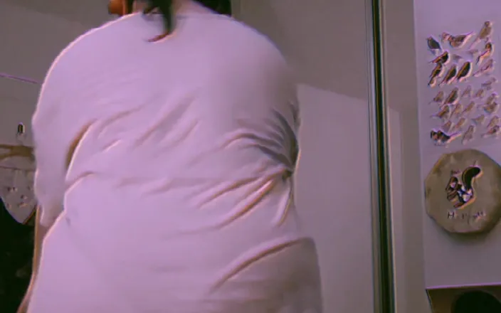MyPrejacBoyfriend: Shaking My Big Ass to Music