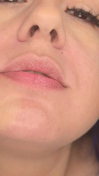 Z bliska Gummy Niedźwiedź jedzenia: Usta Fetysz