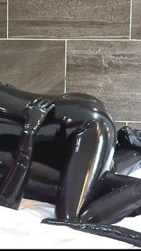 Dupla diversão com vibrador, parte 2 - Alex Látex