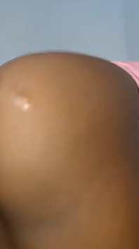 Hebe meinen Minirock und ficke mich mit diesem harten BBC-jungen